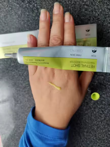 Review by Julia Ortega